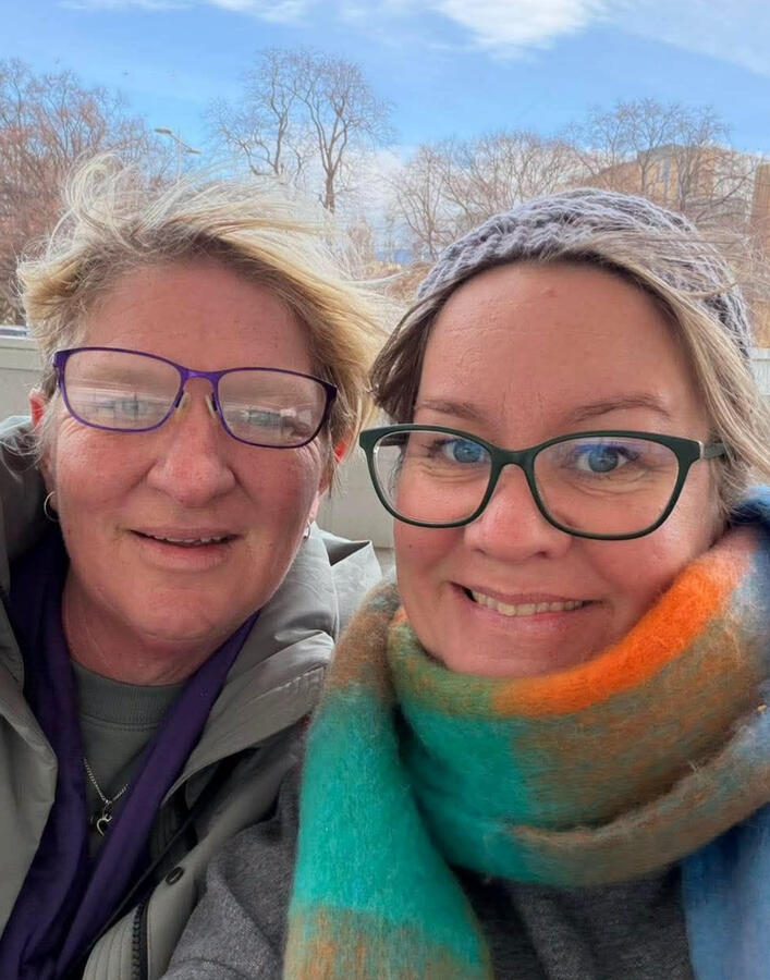 Liane and Donna smiling together during a Scentsy trip